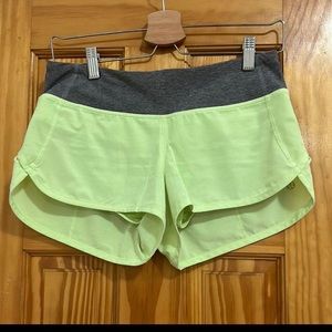 Lululemon speeds ups size 4 4inch